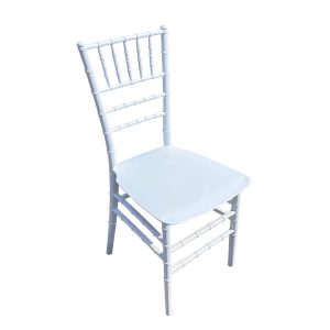 כסא עץ לבן מהודר